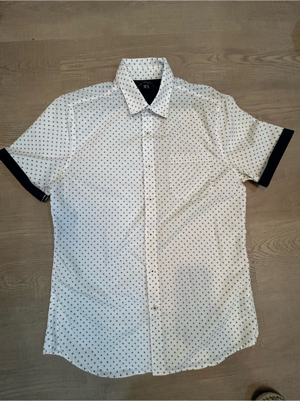 New Look White Short-Sleeve Button-Down Shirt with Navy Accents